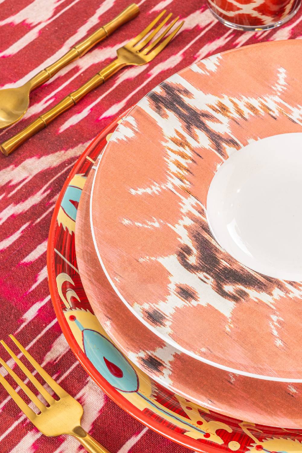 Les Ottomans Ikat ceramic plate Consegna Veloce