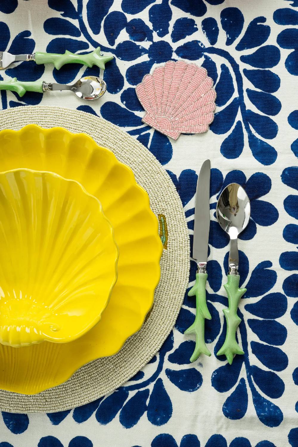 Les Ottomans Shell handpainted ceramic dinner plate Nuovo