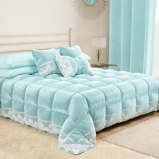PETTI Trapunta Invernale in Morbido e Caldo Velluto e Balza con Pizzo Rebrodè Celeste By Sissy Online Outlet