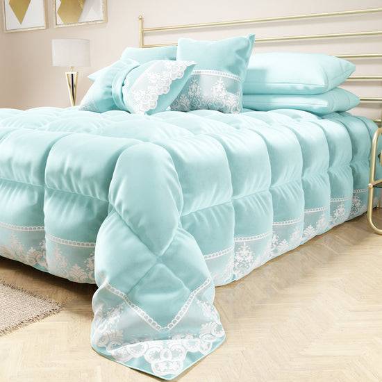 PETTI Trapunta Invernale in Morbido e Caldo Velluto e Balza con Pizzo Rebrodè Celeste By Sissy Online Outlet