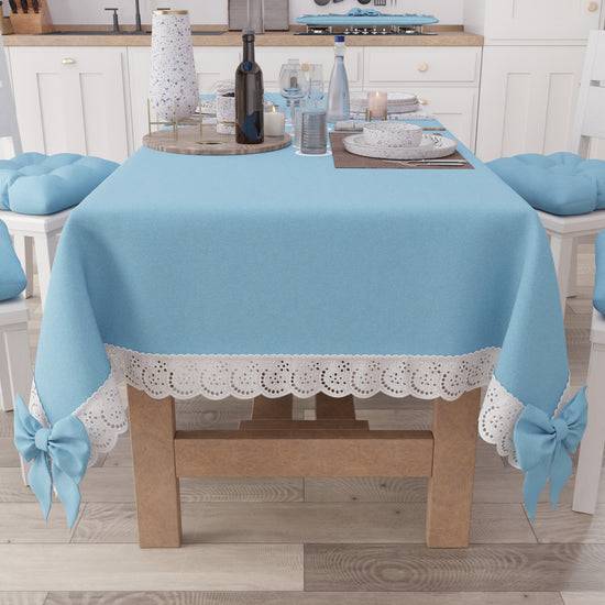 PETTI Tovaglia da Tavola Shabby Chic Copritavolo con Pizzo e Fiocchi Celeste Bestseller
