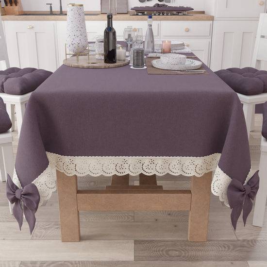 PETTI Tovaglia da Tavola Shabby Chic Copritavolo con Pizzo e Fiocchi Malva Super Saving Price