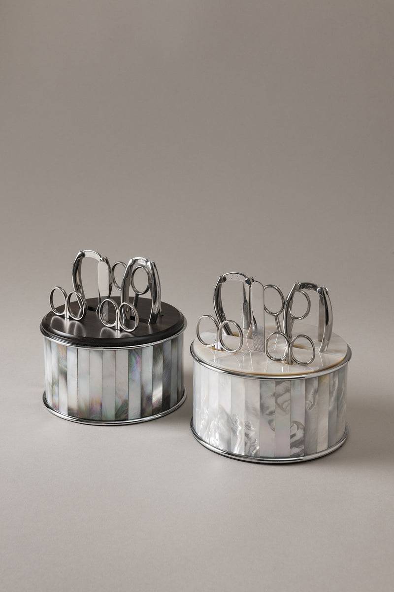 Lorenzi Milano Completo manicure da toilette con top in madreperla in Madreperla Moda
