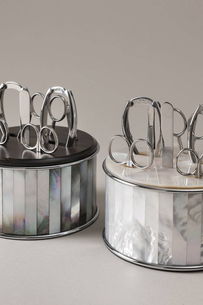 Lorenzi Milano Completo manicure da toilette con top in madreperla in Madreperla Moda
