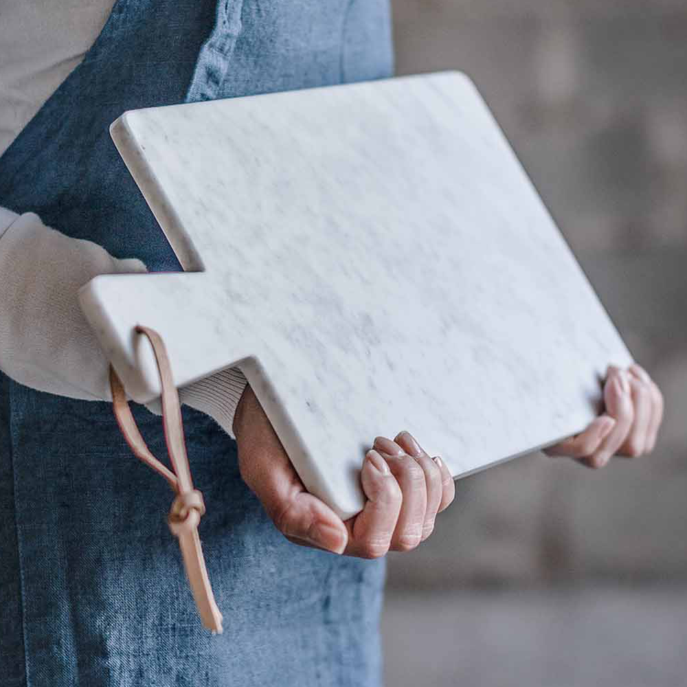 Sbam Design Tagliere in marmo bianco di carrara e cuoio Prezzo Ridotto