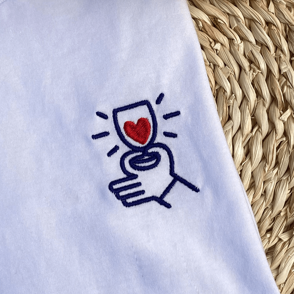 Sbam Design T-Shirt ricamata – Calice cuore rosso Vendita Economica